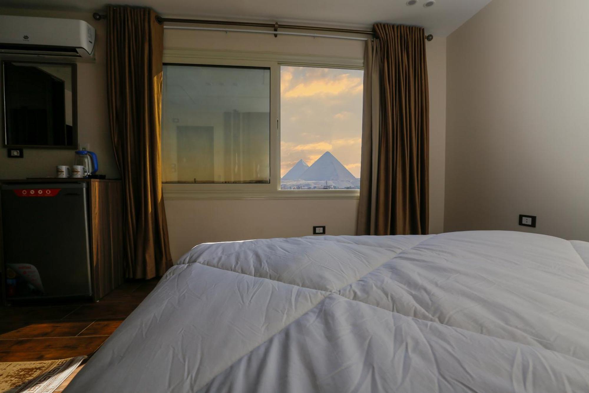 Imperial Pyramids Heights View Bed & Breakfast Nazlet el-Sîsi Eksteriør bilde